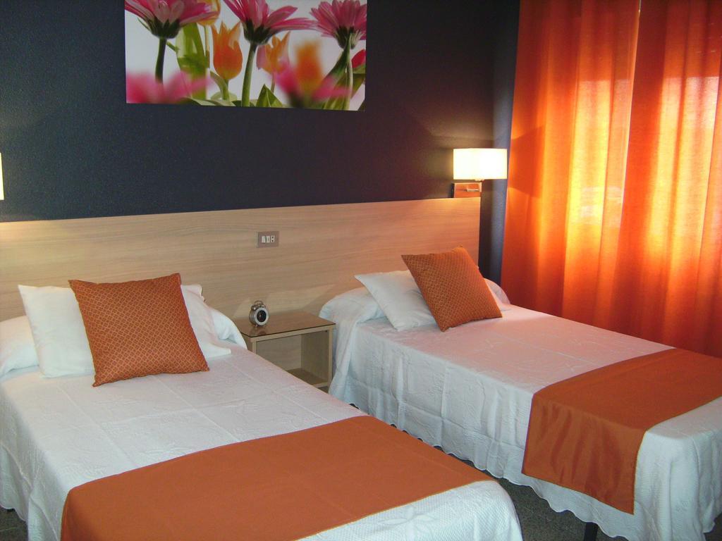 Pension Miami Almazora Rum bild