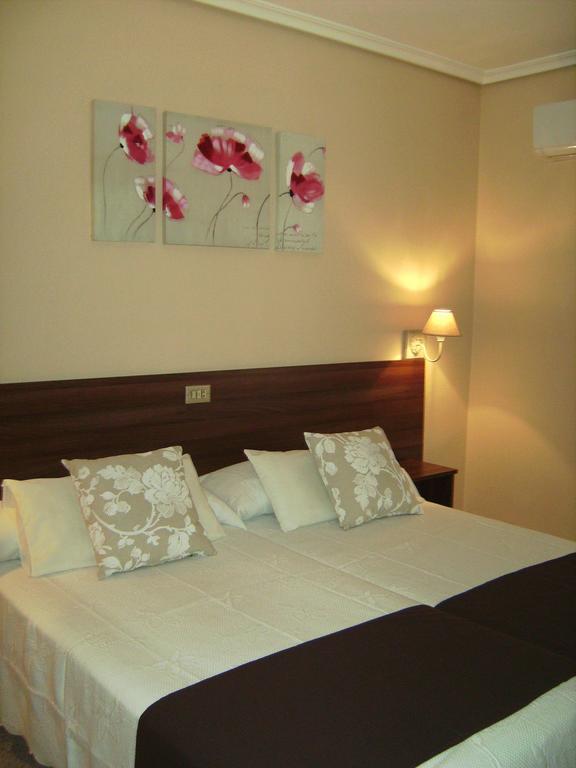 Pension Miami Almazora Rum bild